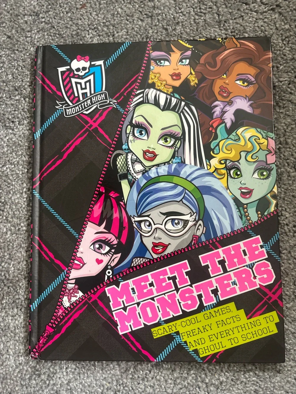 Monster High “Meet the Monsters” book